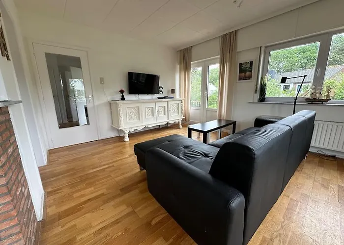 Wohnung Erstes Og - Lichtdurchflutet Und Modern