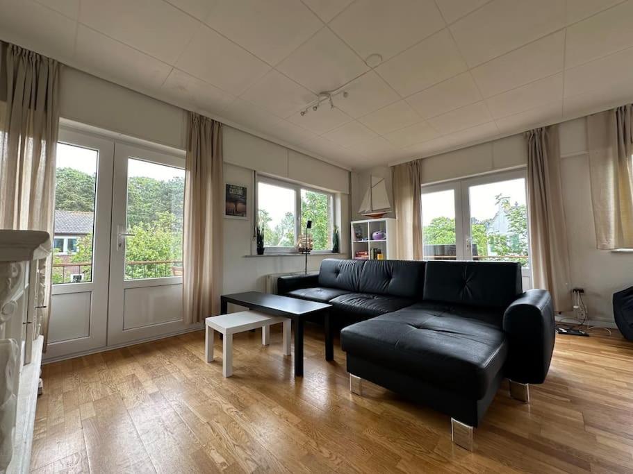 Appartement Erstes Og - Lichtdurchflutet Und Modern