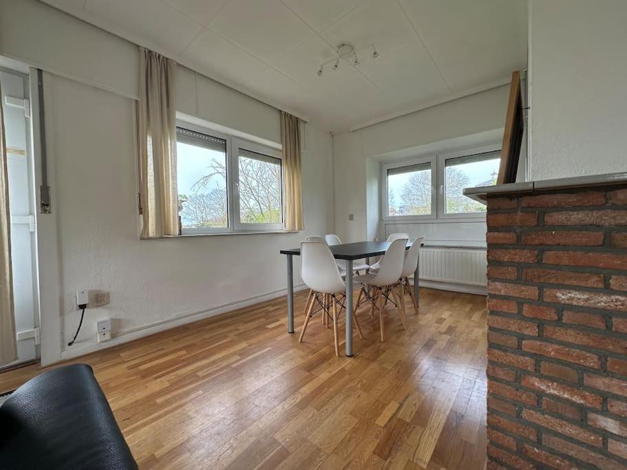 Appartement Erstes Og - Lichtdurchflutet Und Modern *